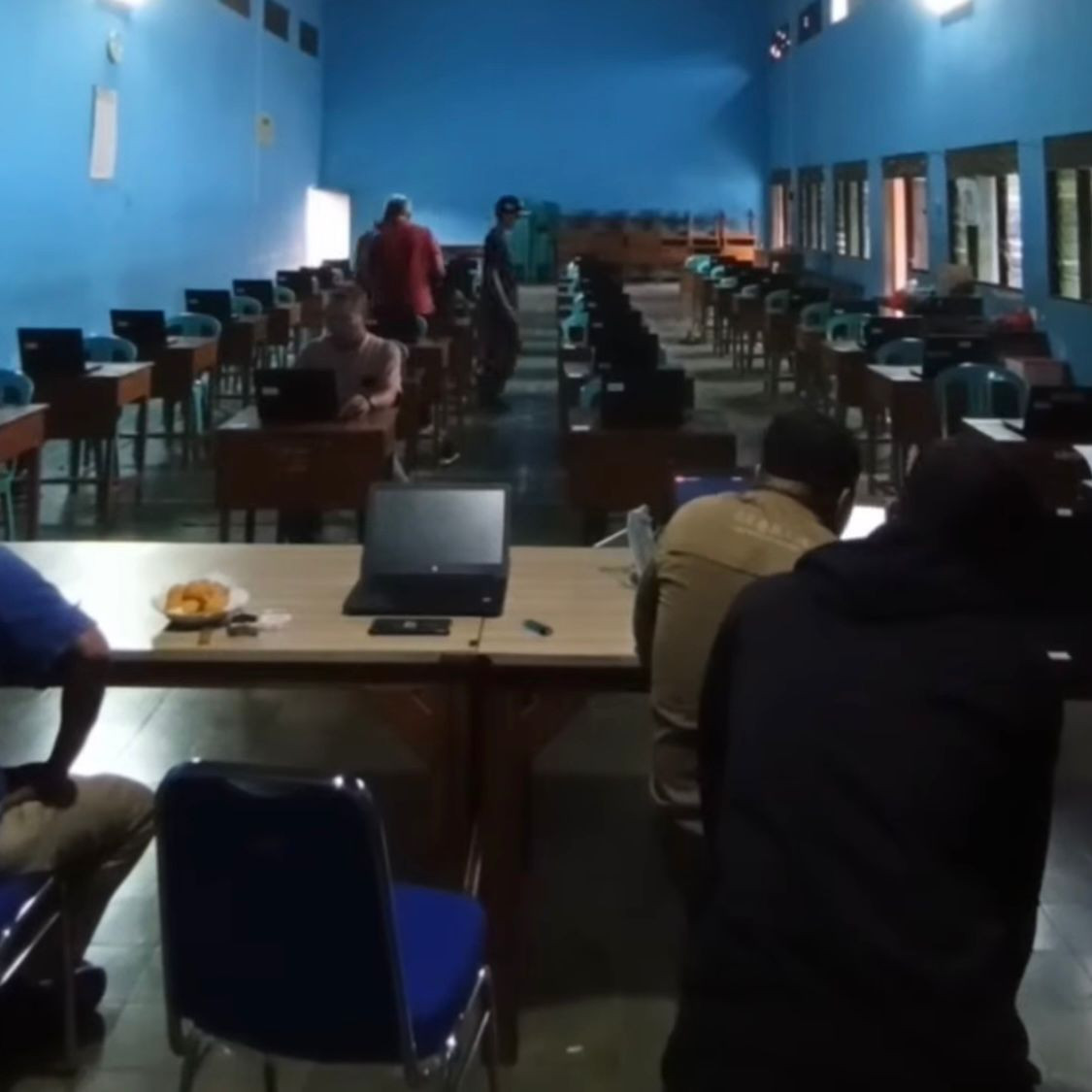 PERSIAPAN LOKASI DAN SETTING ALAT UJIAN PRAKTEK KOMPUTER KEGIATAN PENGISIAN PERANGKAT DESA CEPOKO 2025