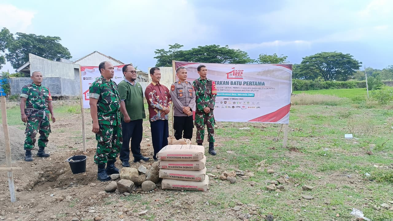PELETAKAN BATU PERTAMA PEMBANGUNAN 800 KDKMP JAWA TIMUR TAHAP 1