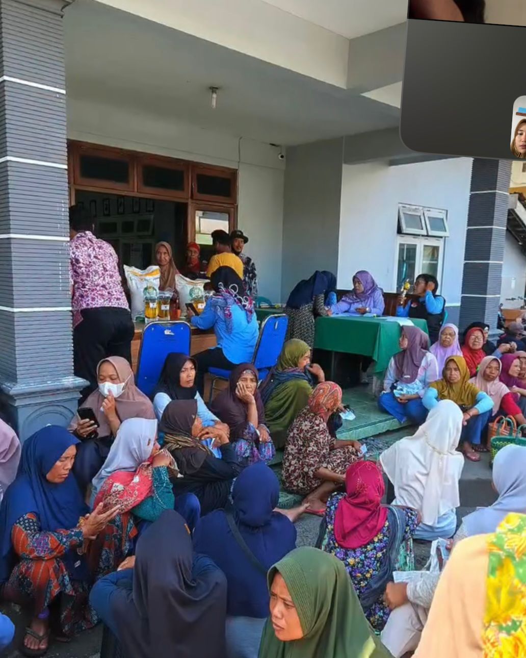 PENYALURAN BANTUAN PANGAN DESA CEPOKO TAHUN 2025