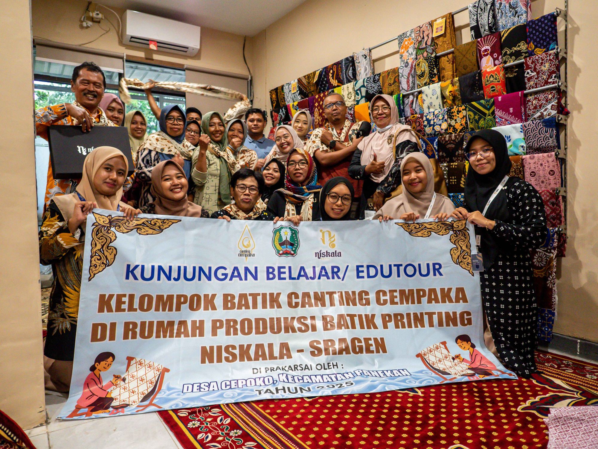 EDUTOUR KELOMPOK BATIK CANTING CEMPAKA DI RUMAH PRODUKSI BATIK PRINTING NISKALA SRAGEN